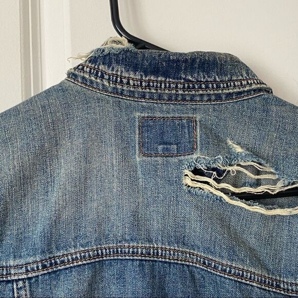 AE distressed jean jacket - Picture 6 of 8